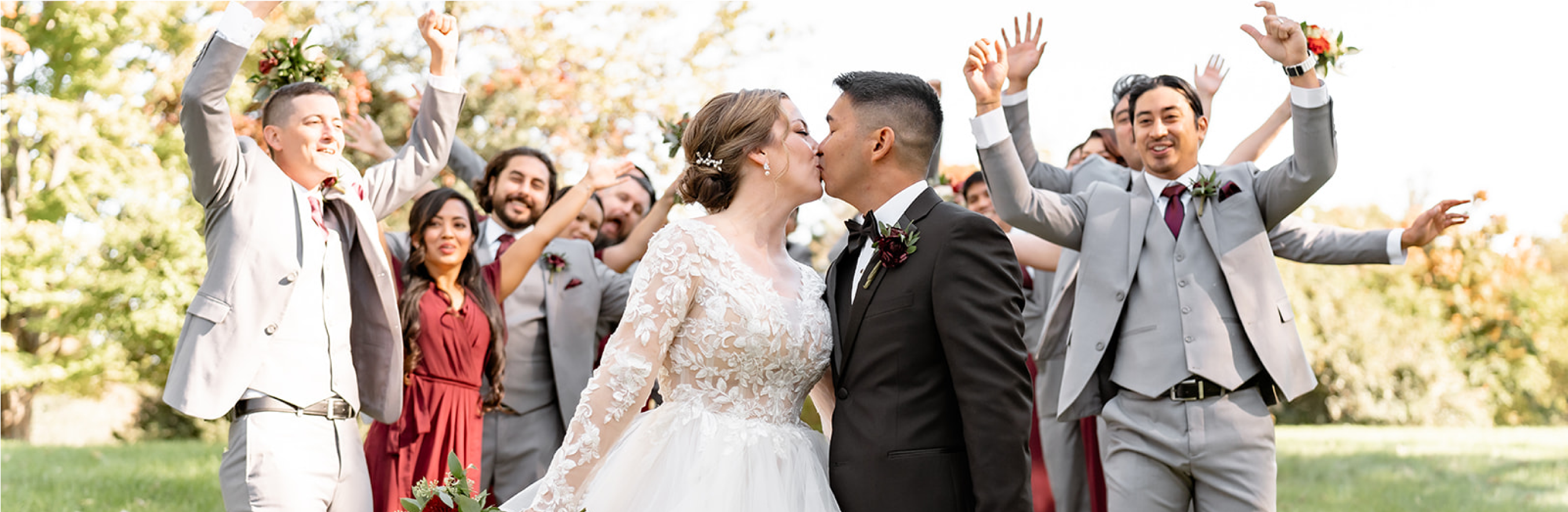 Wedding Photography vs. Videography: What’s More Important for Your Wedding? 📸🆚🎥